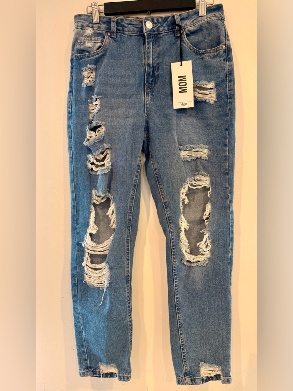 NWT Refuge Denim High Rise Distressed Mom Jeans - 7 Medium Wash